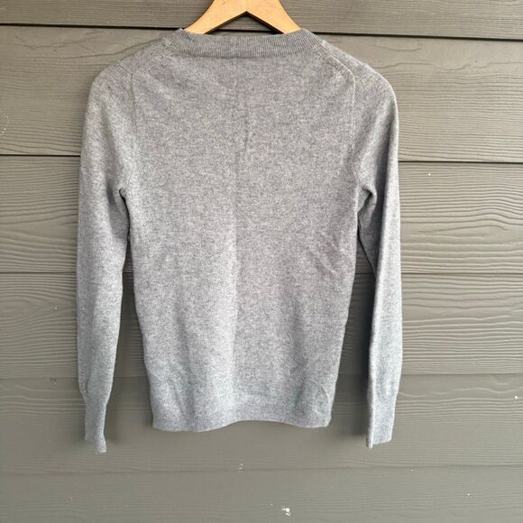 J Crew classic fit 100% cashmere sweater - Picture 7 of 7